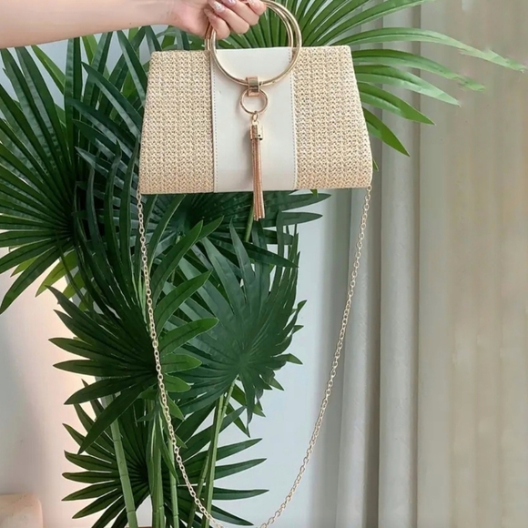 Brand New Without Tags Tassel Straw Purse Bag with Detachable Gold Chain. - Picture 3 of 5